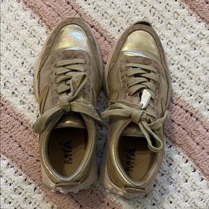 MIA kids Metallic Beige Lace-Up Sneakers